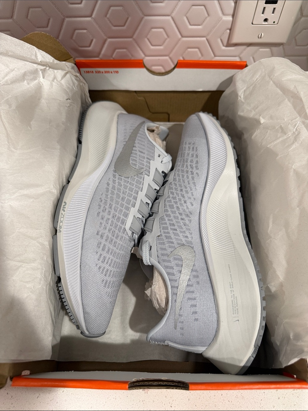 Nike Women's Air Zoom Pegasus 37 Light Gray Running Shoes - Picture 8 of 8